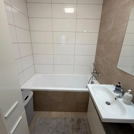 Panoramic In Center With Private Parking Garage Apartamento *