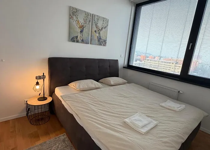 Apartment Panoramic In Center With Private Parking Garage *