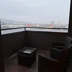 Panoramic In Center With Private Parking Garage * ブラチスラヴァ
